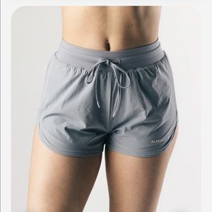 Alphalete Active Short - Size Medium - Silver